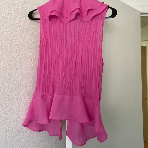 Perfect summer blouse. Pretty pink. - Picture 2 of 5